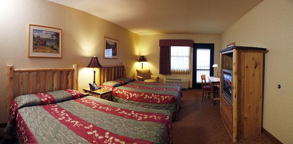 Kewadin St. Ignace Hotel Evergreen Shores Exteriör bild